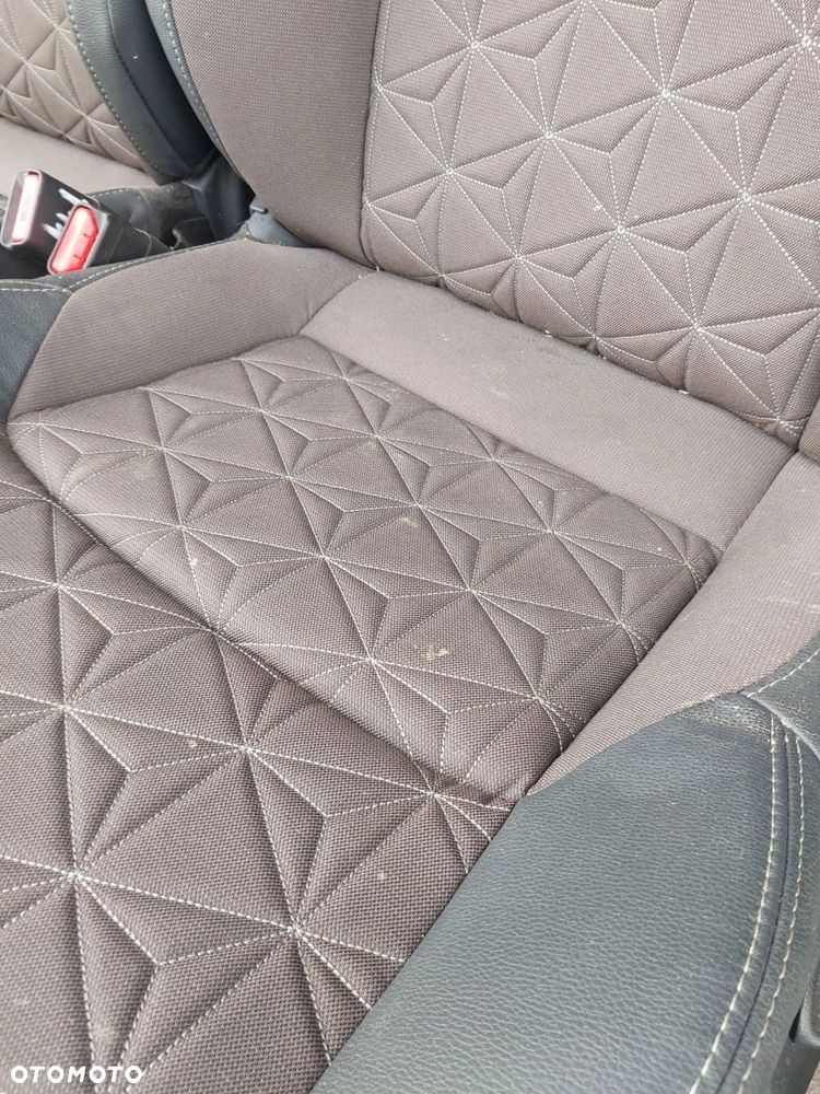 Toyota Yaris Cross Fotel przód lewy prawy skóra kanapa tył Komplet - 6