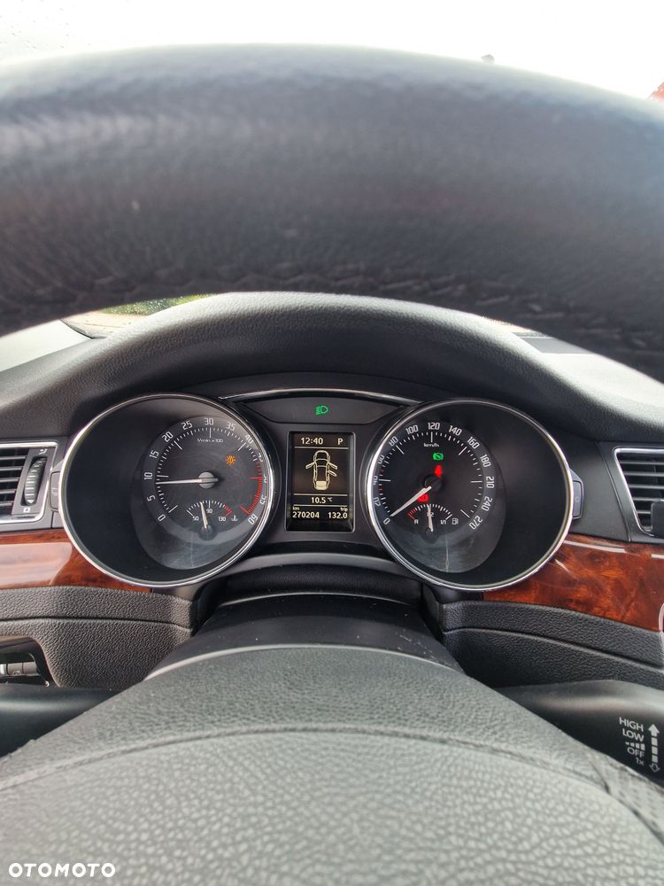 Skoda Superb 2.0 TDI Comfort DSG - 21