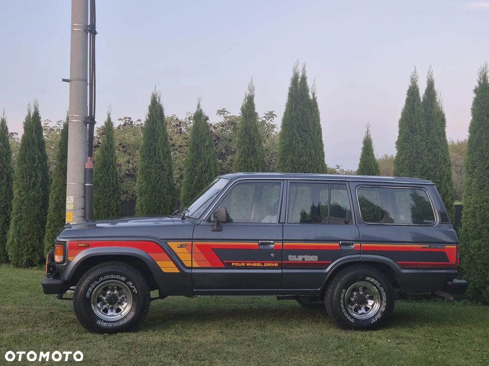 Toyota Land Cruiser - 4