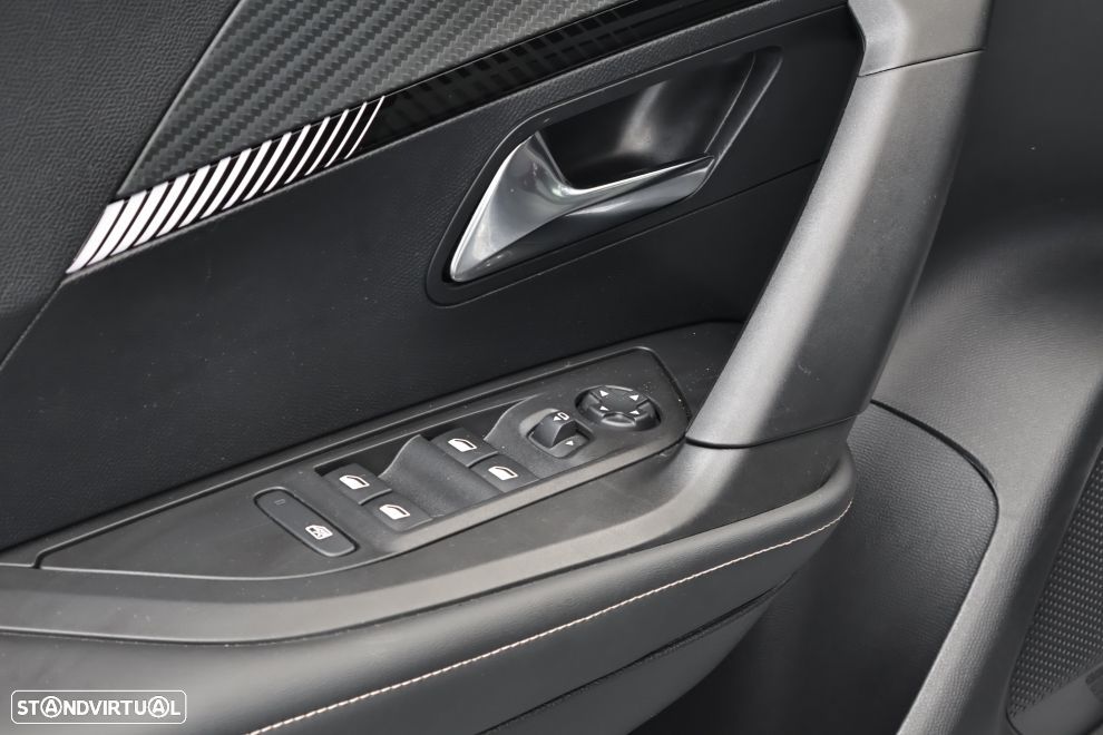 Peugeot 2008 1.2 PureTech Allure - 20