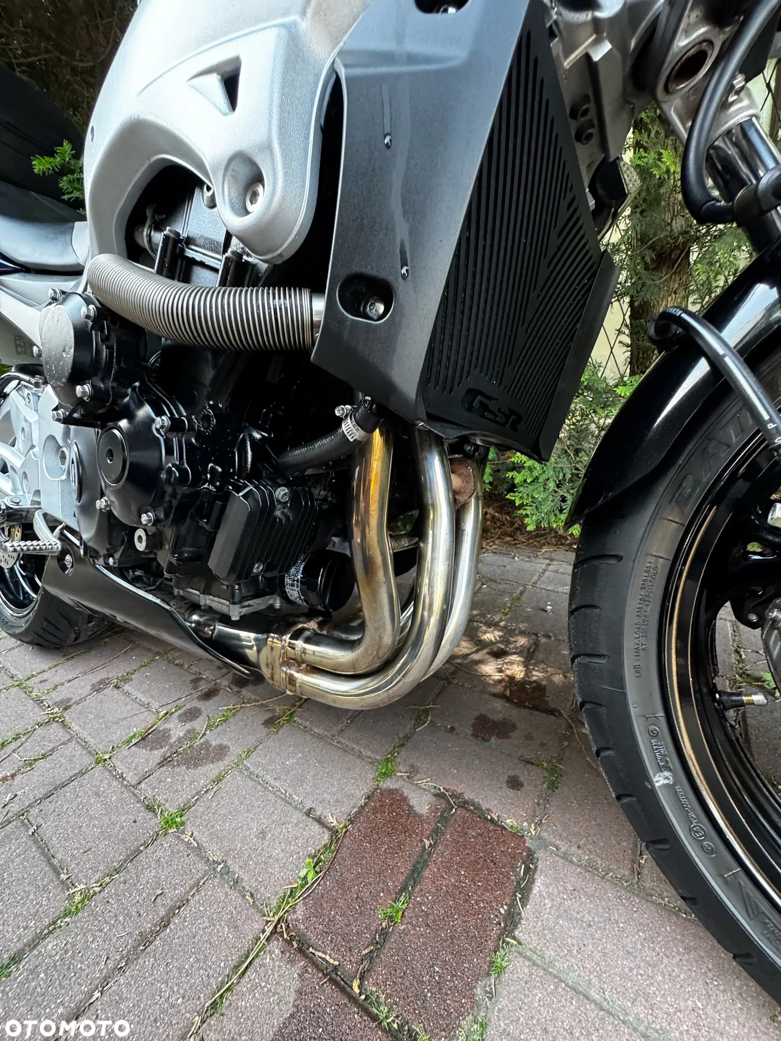 Suzuki GSR - 6