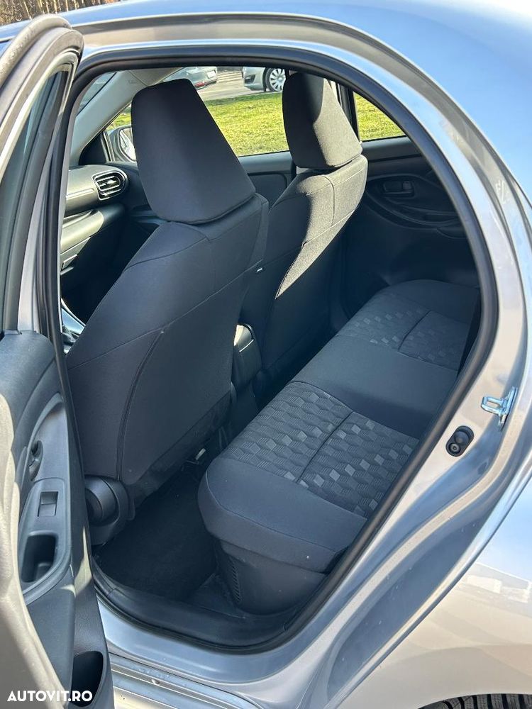Toyota Yaris - 12