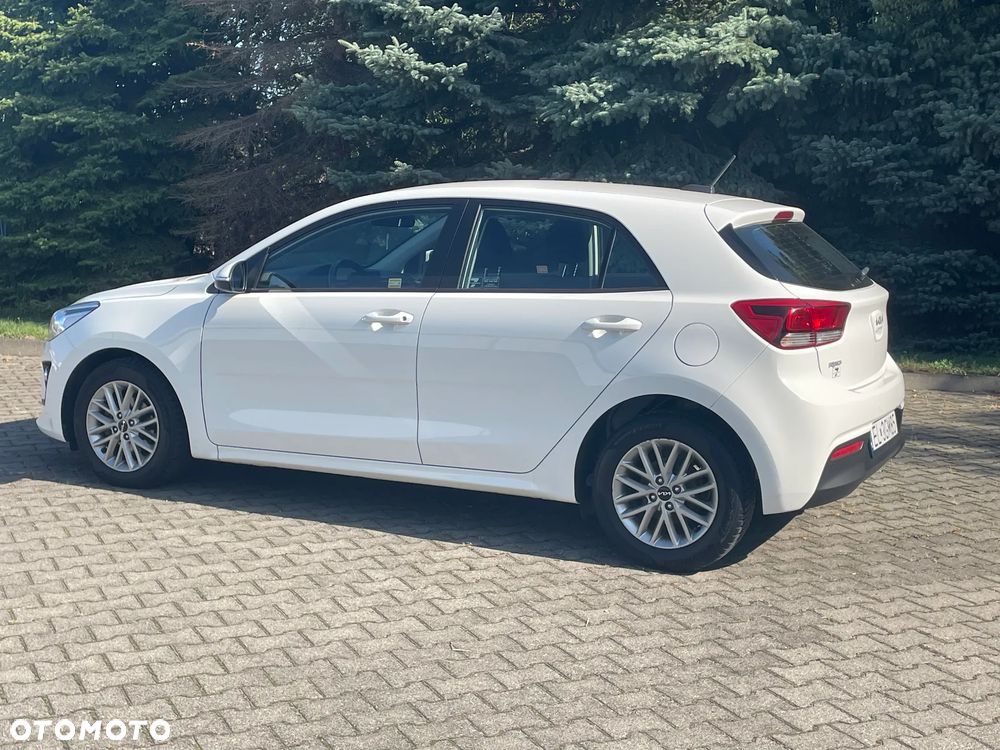 Kia Rio 1.2 L - 15