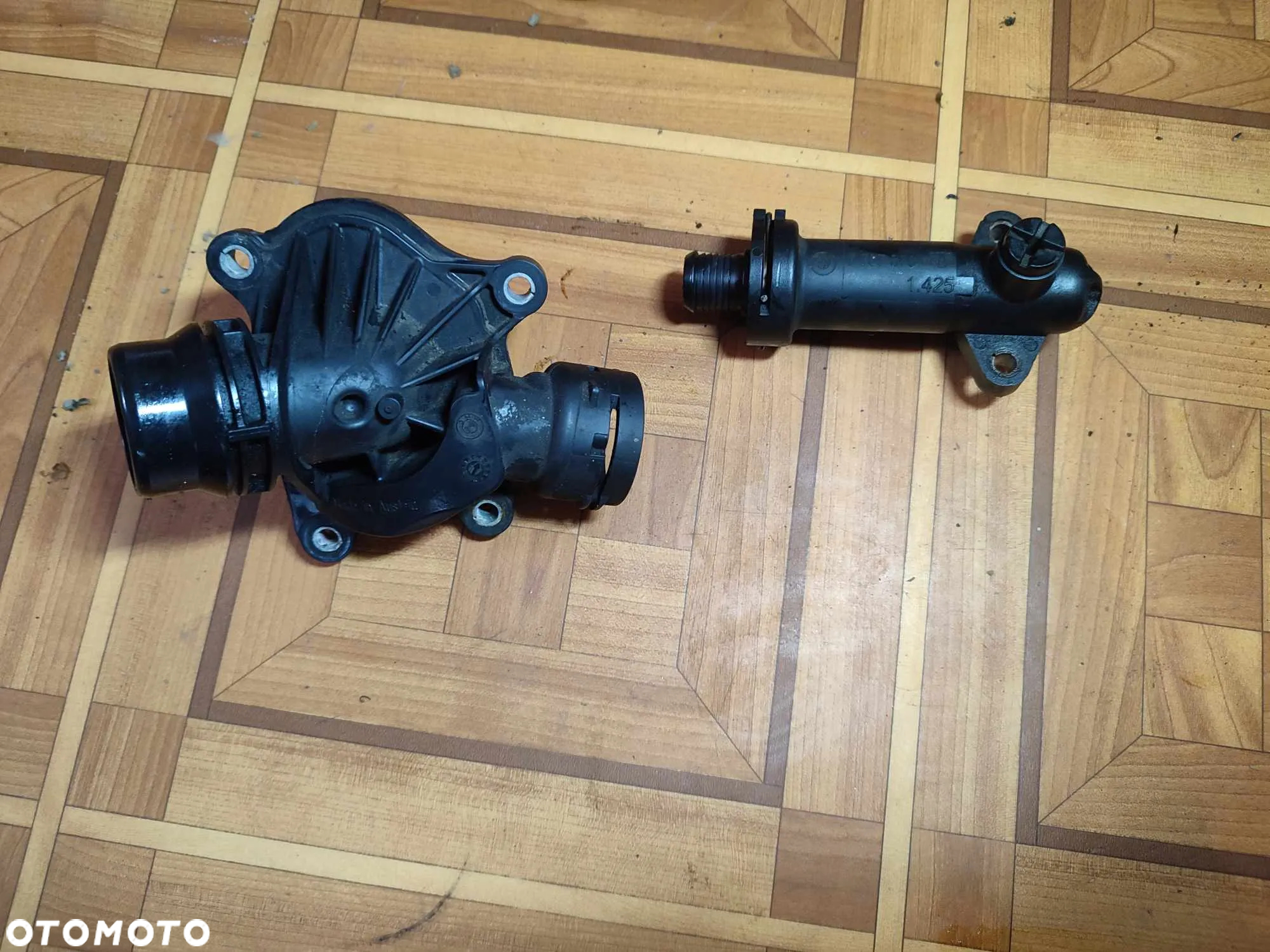 Części BMW E90 M47 termostat, przewody chłodzenia, kurtyna, lusterka, boczki, odma, wody, mata drzwi, osłona silnika, dmuchawa,progowa - 3