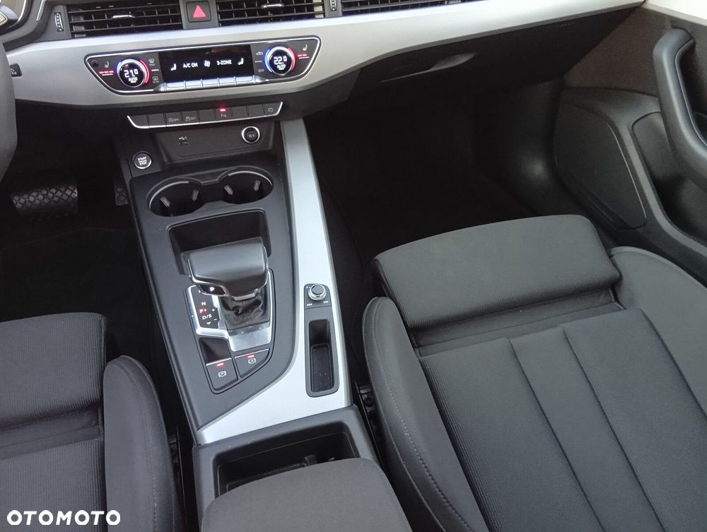 Audi A4 Limousine - 38