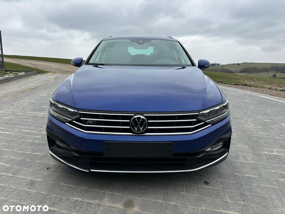 Volkswagen Passat Variant 2.0 TDI SCR DSG R-Line - 2