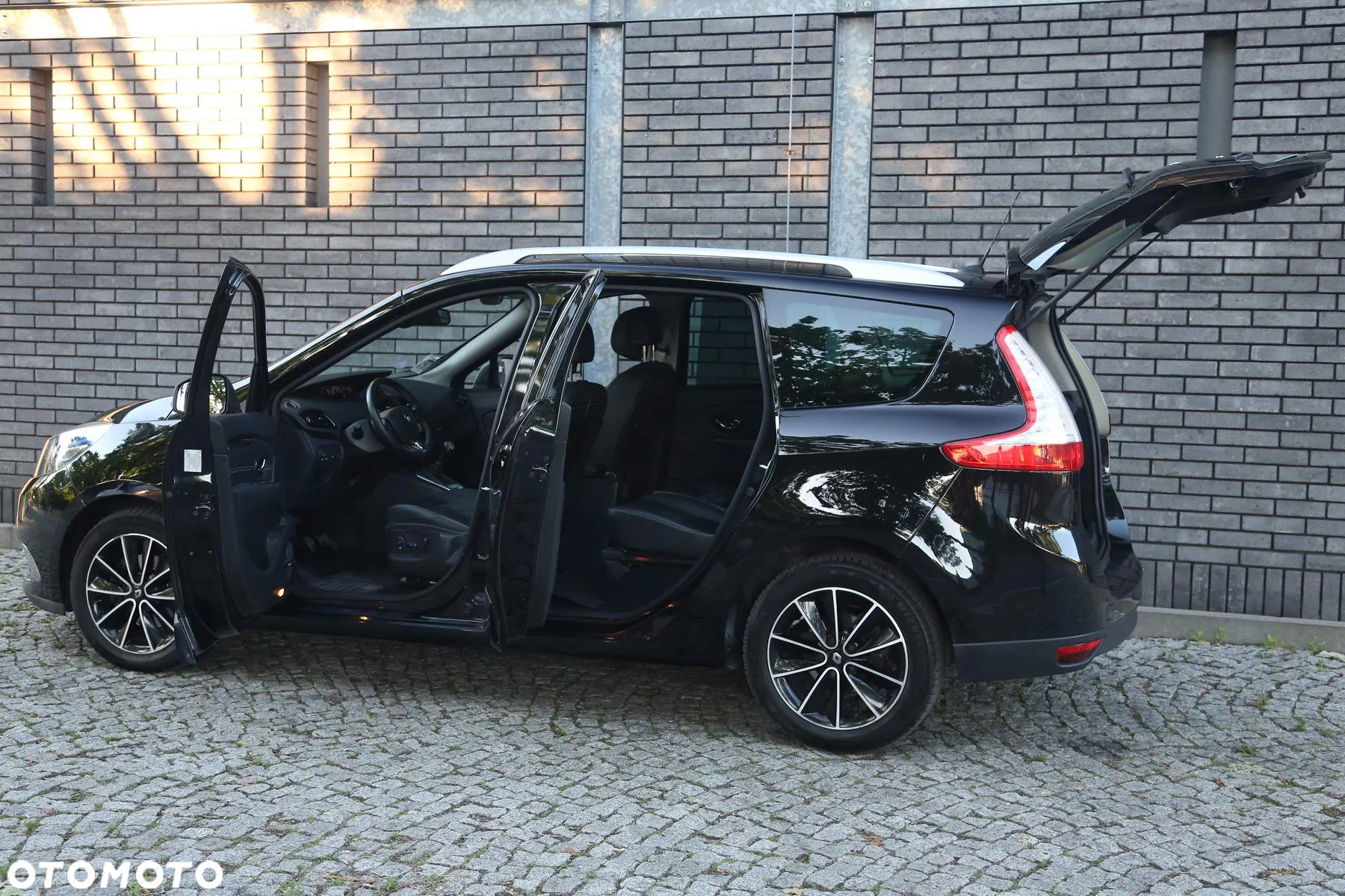 Renault Grand Scenic ENERGY TCe 130 S&S Bose Edition - 13
