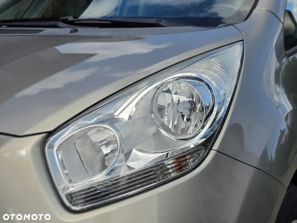 Kia Venga - 7