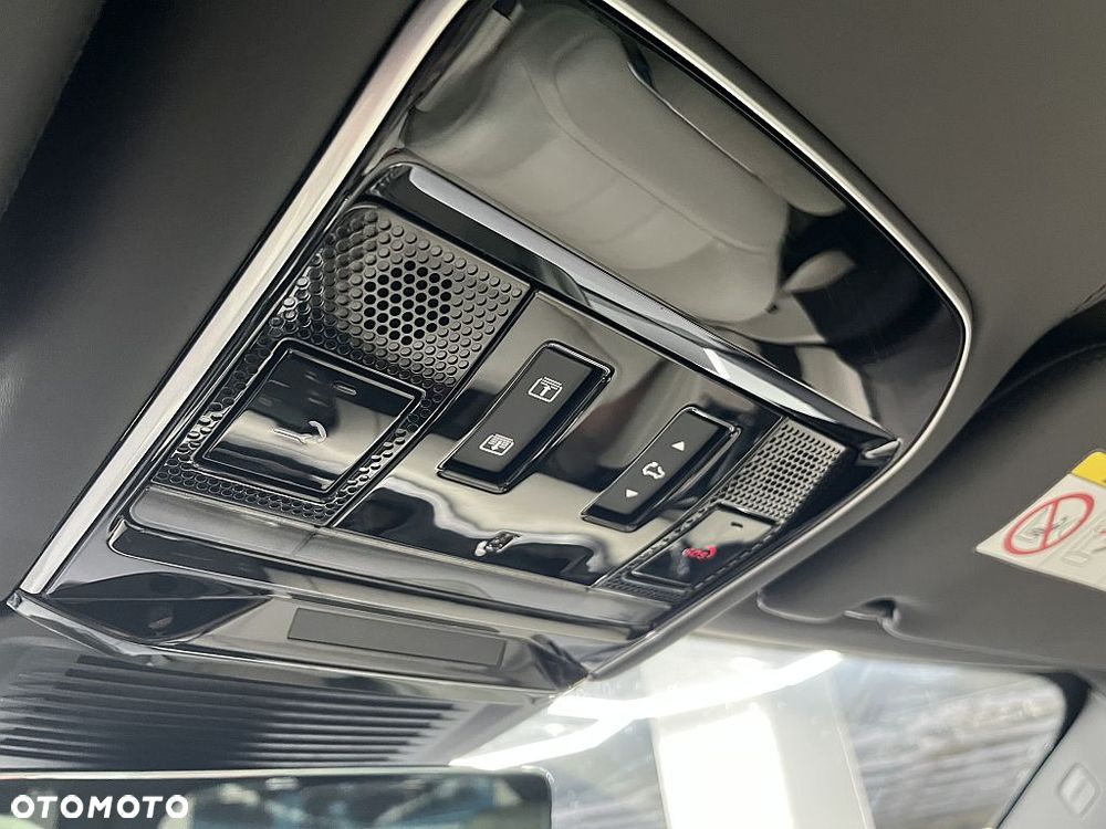 Land Rover Range Rover 4.4 V8 P535 Autobiography - 23