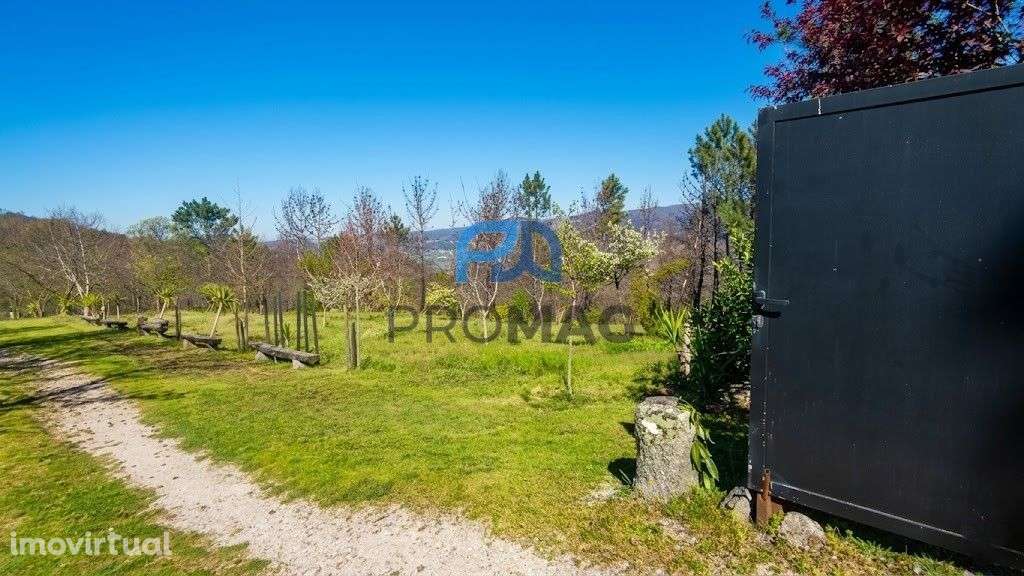 Quinta com 3 artigos urbanos, piscina e 9,4 ha em Resende - Grande imagem: 3/59