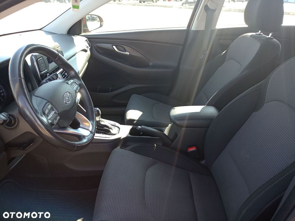 Hyundai i30 1.0 T-GDI Classic + DCT - 12