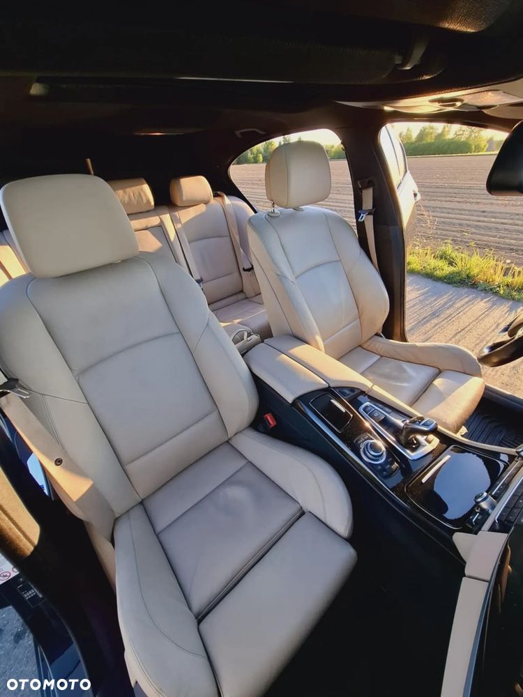BMW Seria 5 535d xDrive - 13