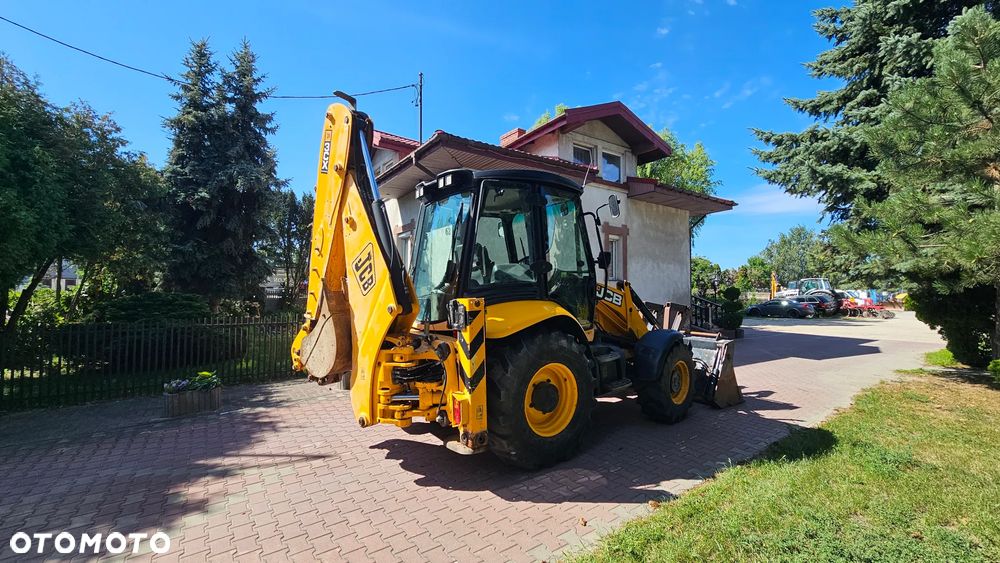 JCB 3 CX CONTRACTOR - 3