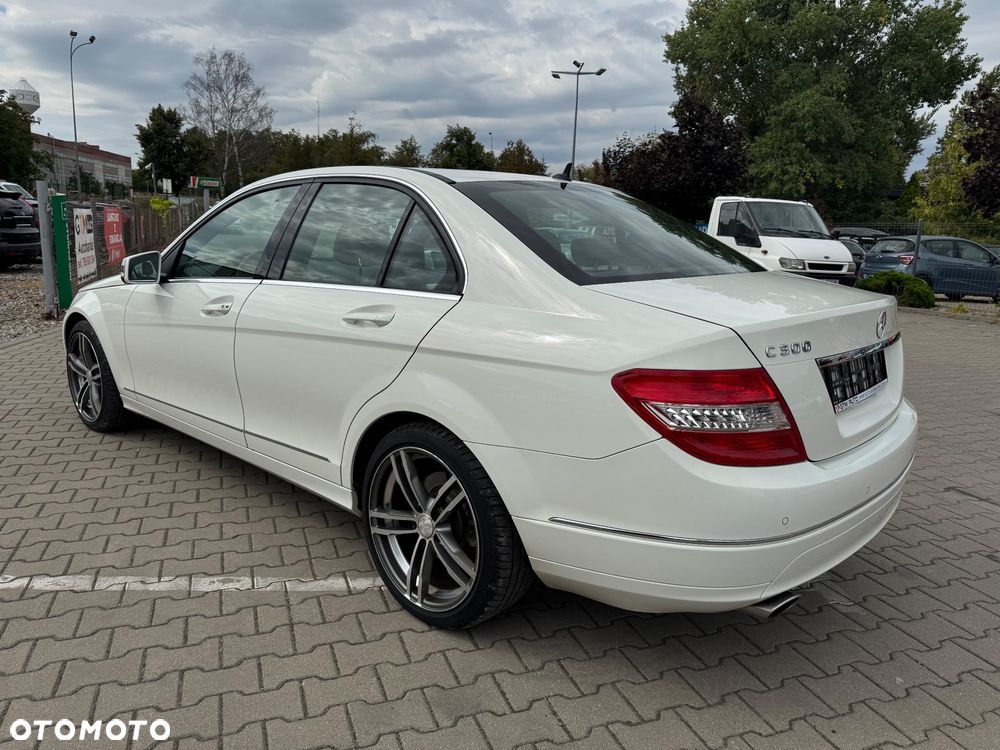 Mercedes-Benz Klasa C 300 T 7G-TRONIC Avantgarde - 8