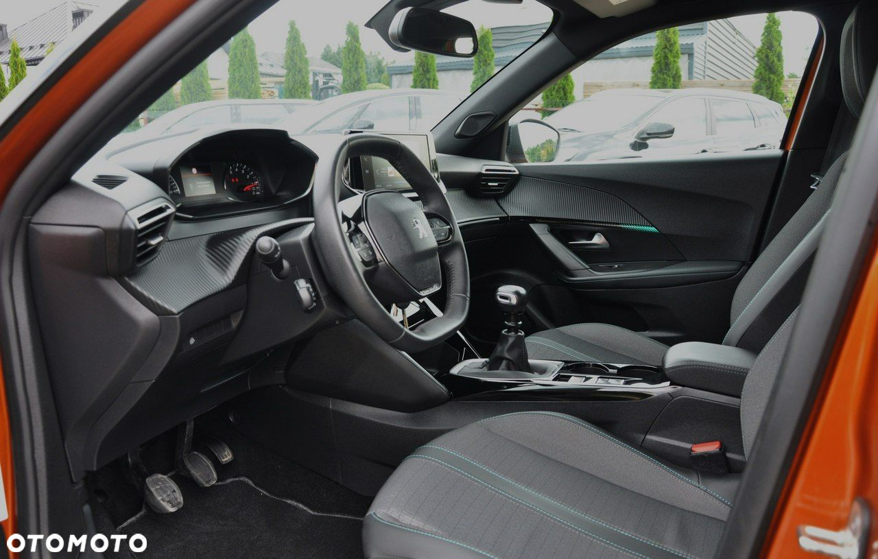 Peugeot 2008 1.2 PureTech Allure Pack S&S - 16