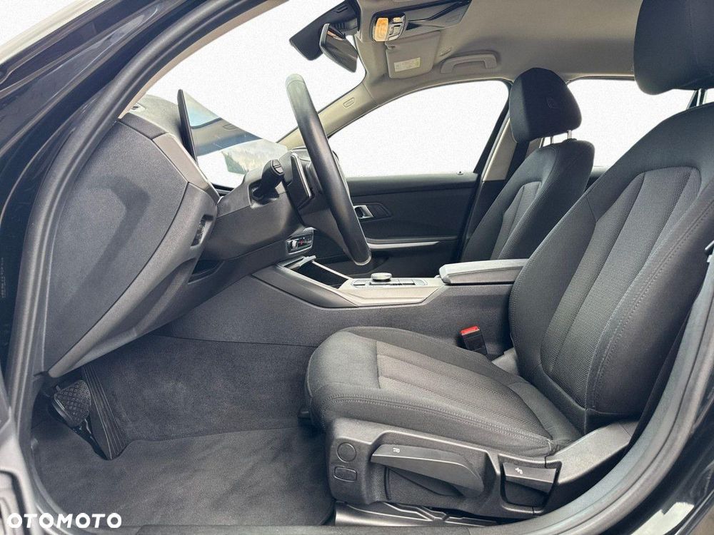 BMW Seria 3 320i Sport Line Shadow - 16