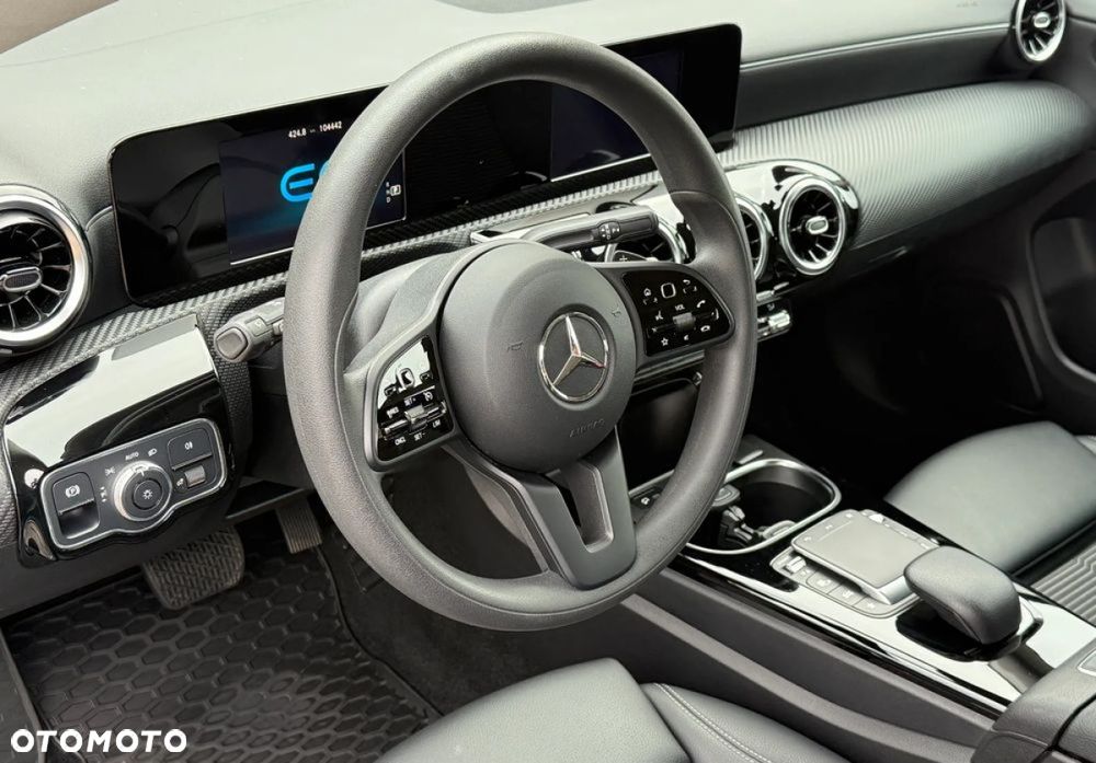 Mercedes-Benz CLA 250 e 8G-DCT Special Edition - 29