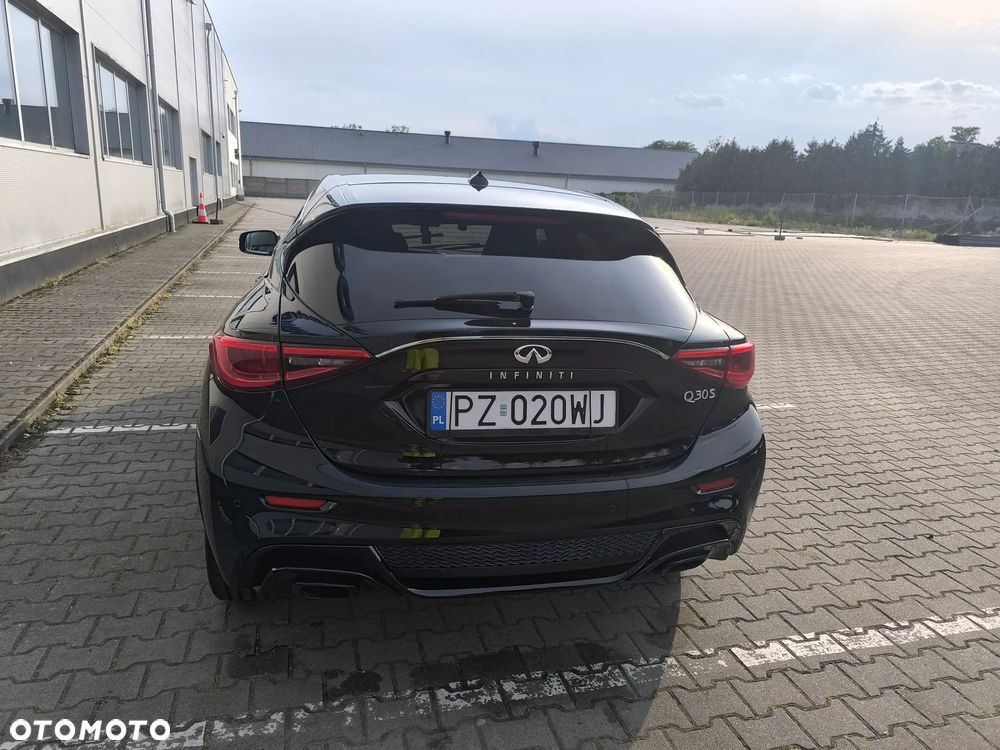 Infiniti Q30 1.5d Sport City Black - 4