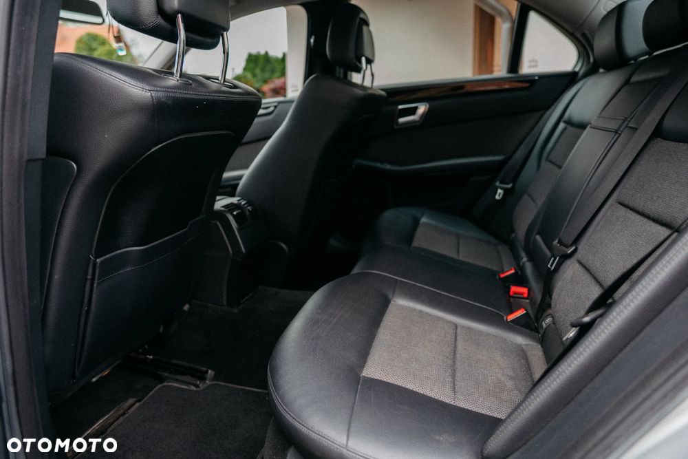 Mercedes-Benz Klasa E 200 CDI DPF BlueEFFICIENCY 7G-TRONIC Avantgarde - 10
