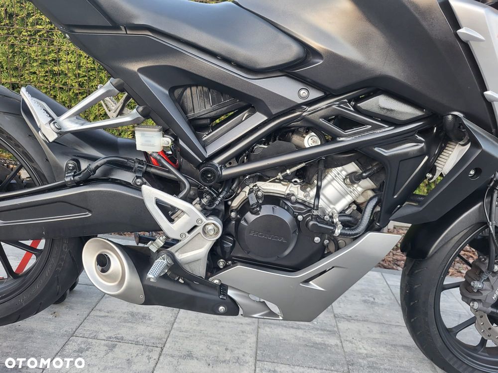 Honda CB - 12