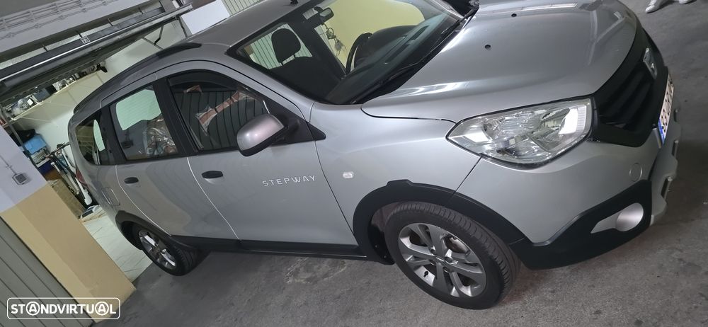 Dacia Lodgy 1.5 dCi Stepway 7L - 16