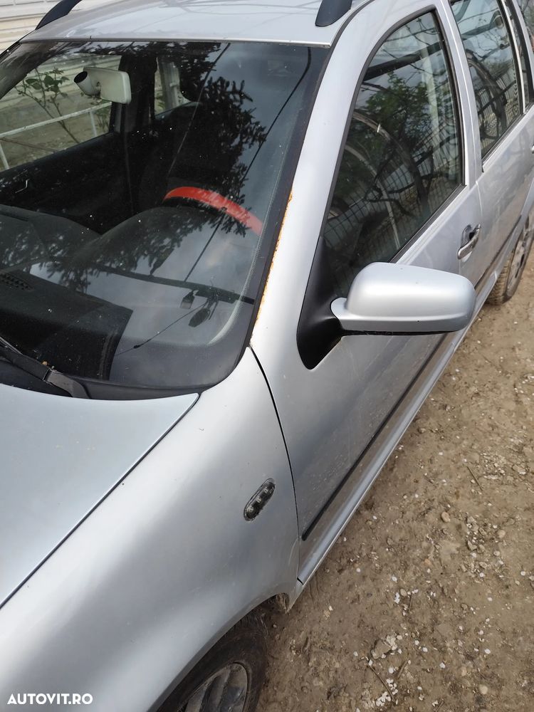 Volkswagen Golf 1.9TDI 4Motion Basis - 5