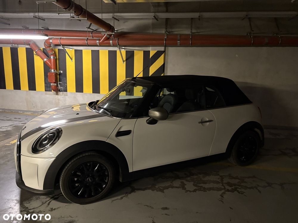 MINI Cooper Essential Trim - 14