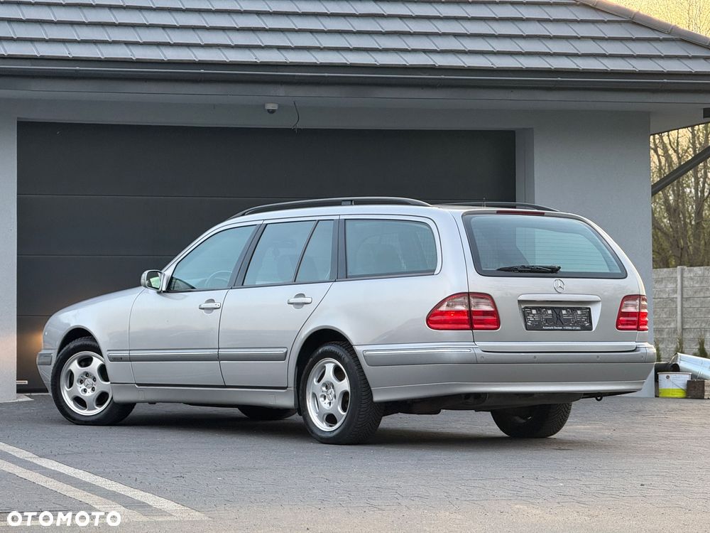 Mercedes-Benz Klasa E 320 T Avantgarde - 2