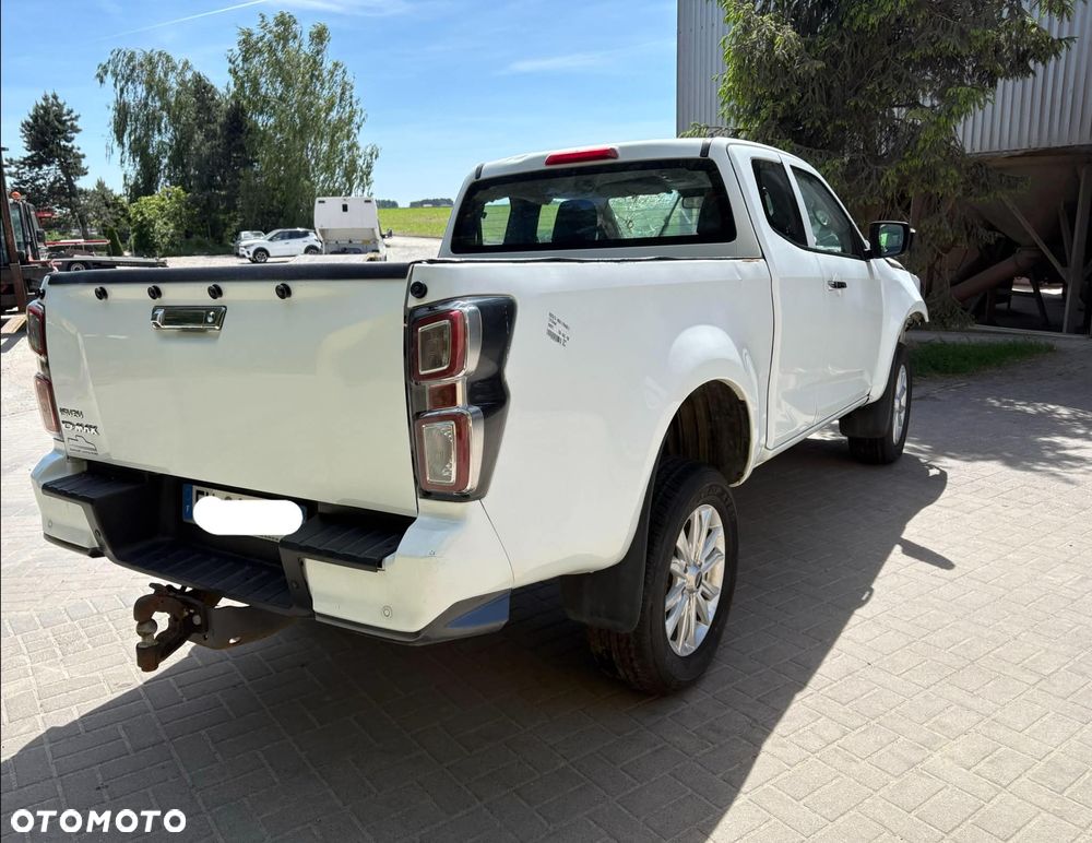 Isuzu D-MAX - 10