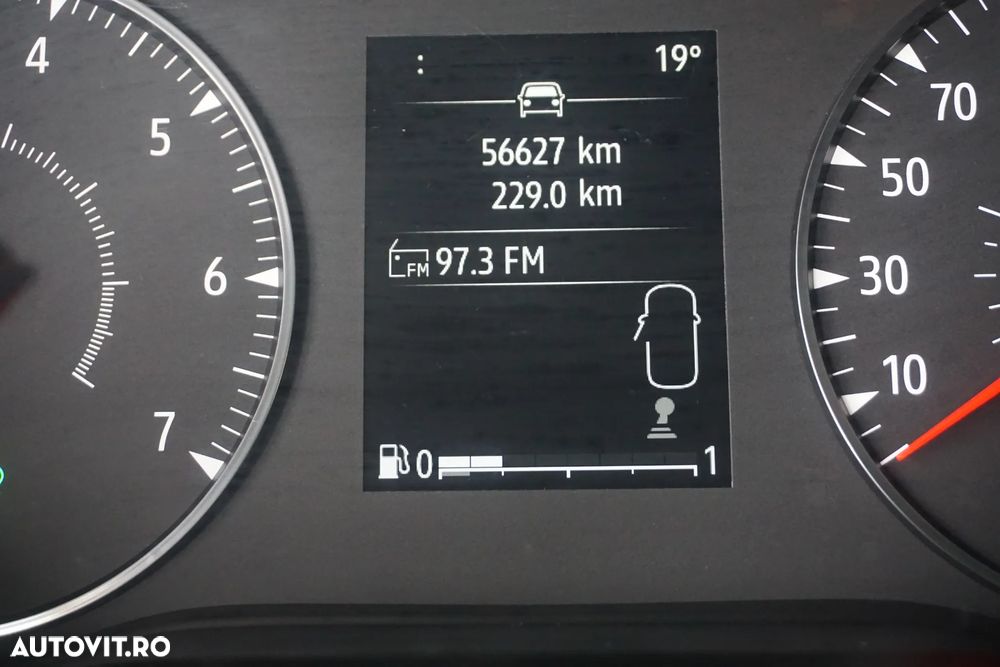 Dacia Logan TCe 90 Essential - 10