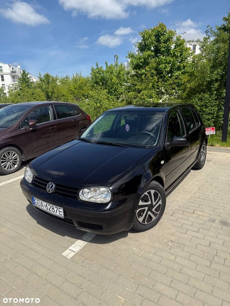 Volkswagen Golf - 2
