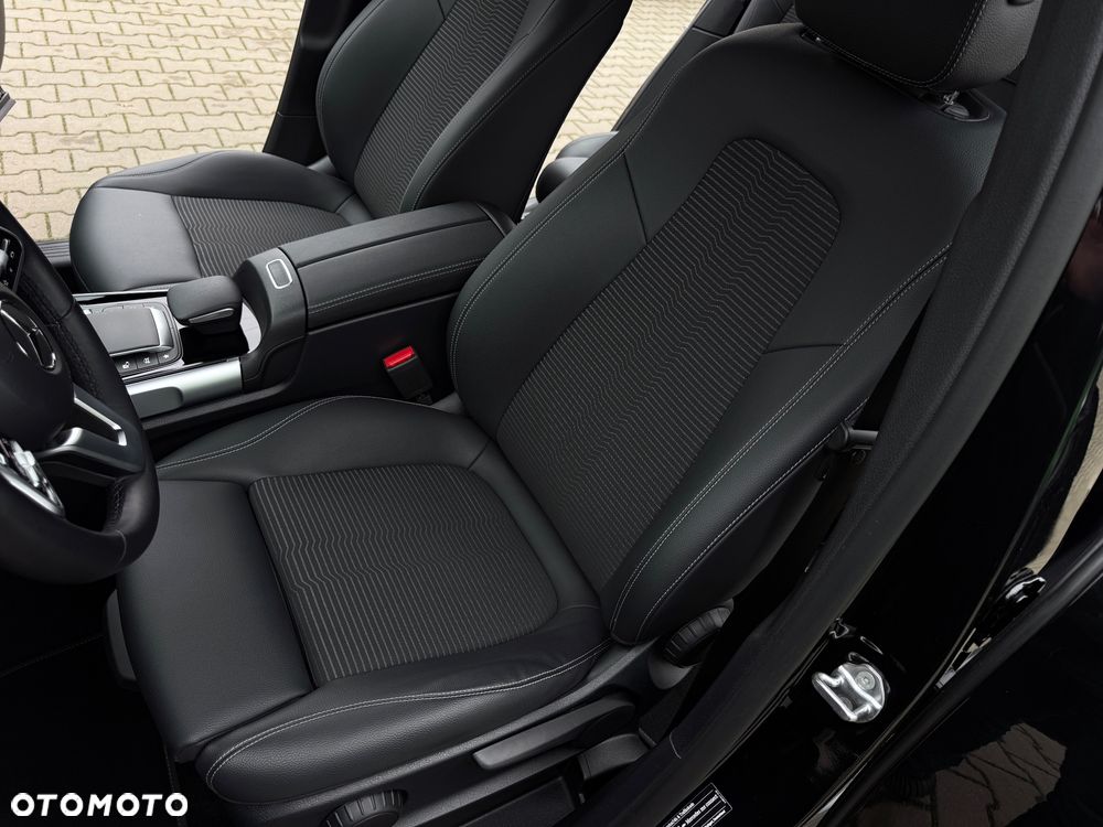 Mercedes-Benz GLB 200 d 8G-DCT - 25