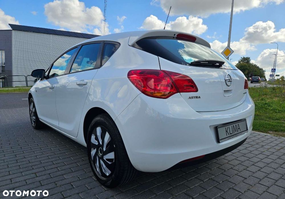 Opel Astra - 18