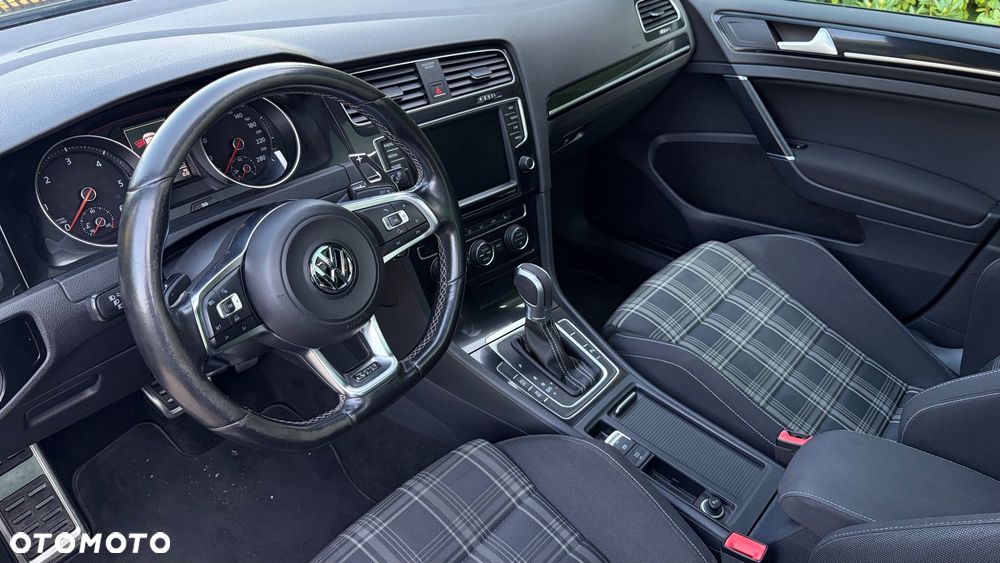 Volkswagen Golf GTD 2.0 TDI SCR DSG - 17