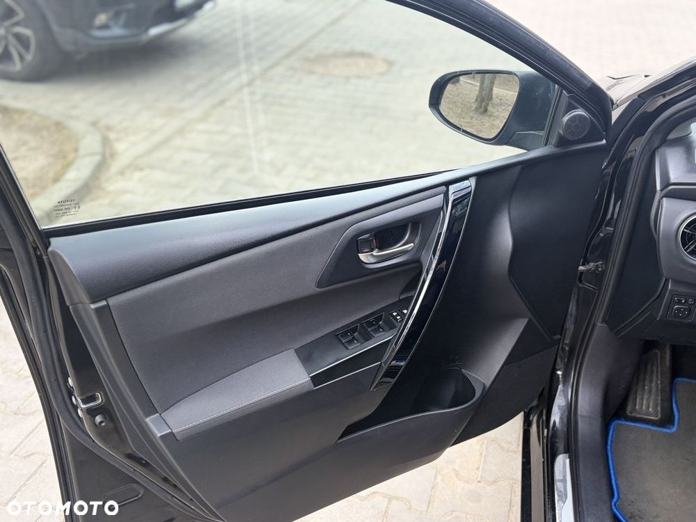 Toyota Auris 1.8 HSD Luna - 5
