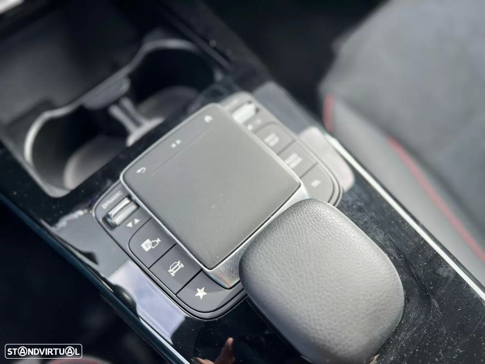 Mercedes-Benz A 250 e AMG Line - 16