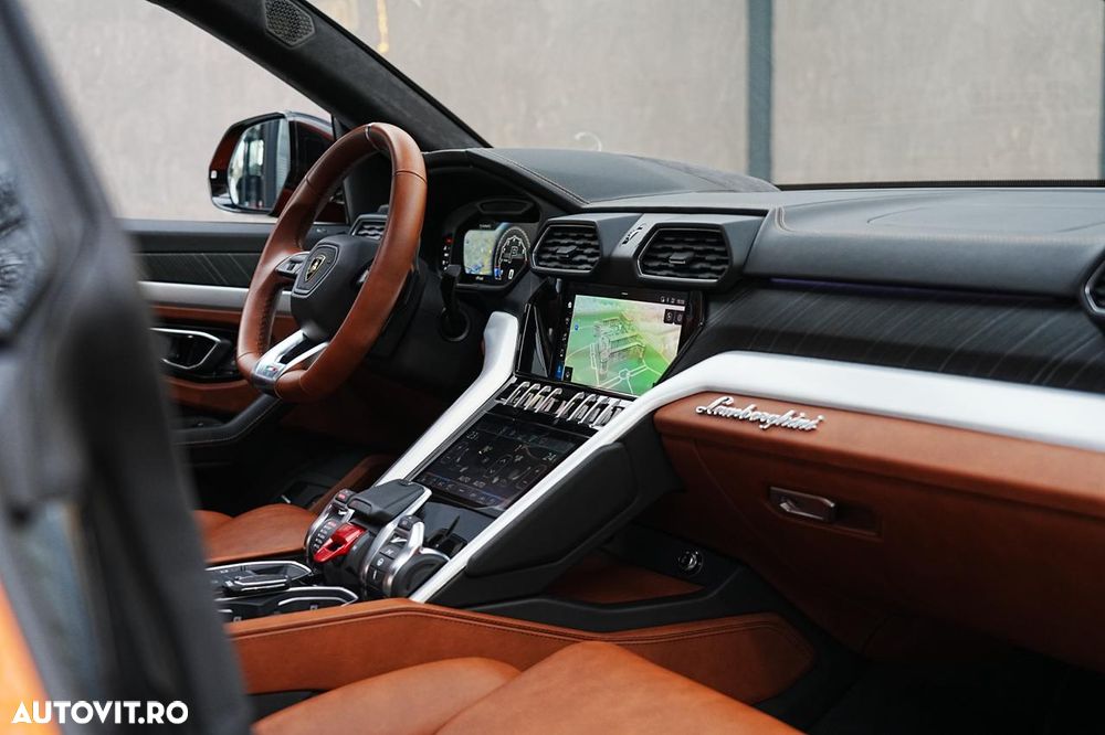 Lamborghini URUS - 26