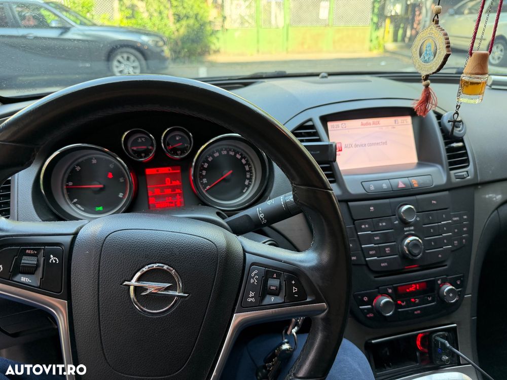 Opel Insignia 2.0 CDTI - 9