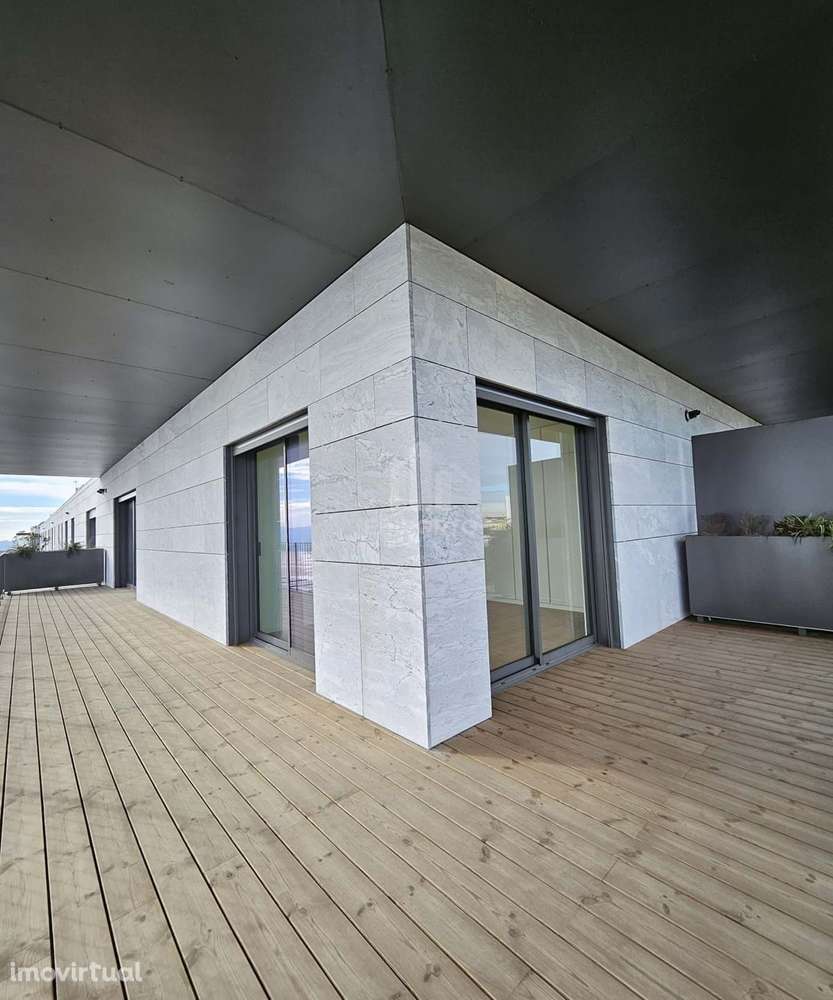 T1 PENTHOUSE com terraço, garagem e arrumos em zona nobre - ANTAS - Grande imagem: 3/20