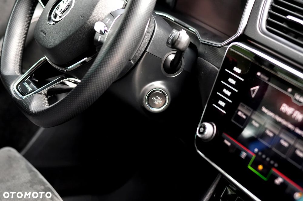 Skoda Superb 1.4 TSI Plug-In Hybrid Sportline DSG - 19