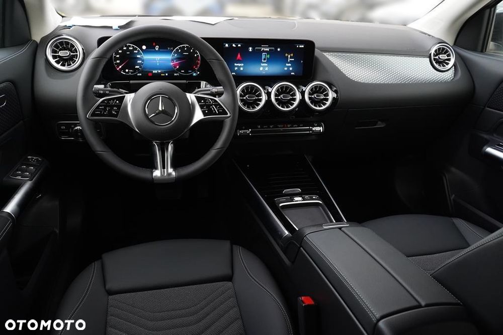 Mercedes-Benz GLA 200 mHEV Progressive 7G-DCT - 18
