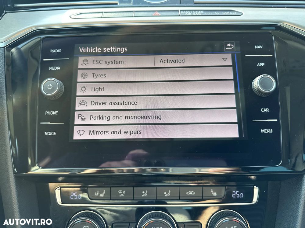 Volkswagen Passat 2.0 TDI DSG 4Motion Highline - 23