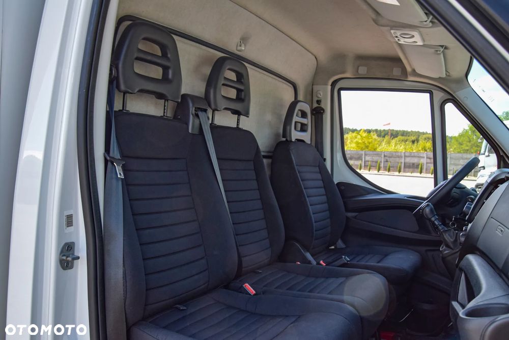 Iveco DAILY 35C16 / 2.3 - 160 KM / 3 OSOBY / DO 3,5 TONY / KONTENER / DOSTAWCZE / WINDA PALFINGER / KLIMA / 2022 / SERWISOWANY / SPROWADZONY Z NIEMIEC - 35
