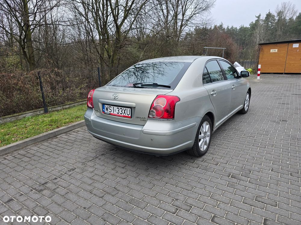 Toyota Avensis 2.0 D-4D Sol - 4