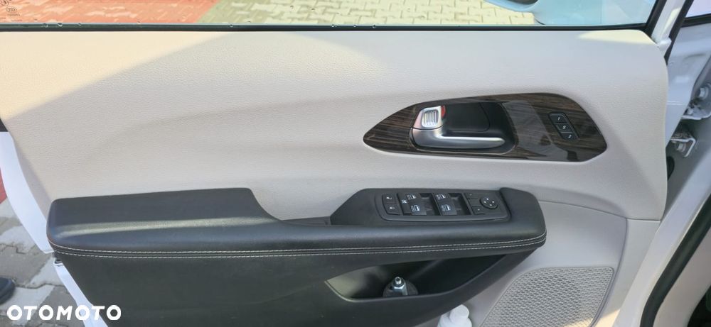 Chrysler Pacifica - 15