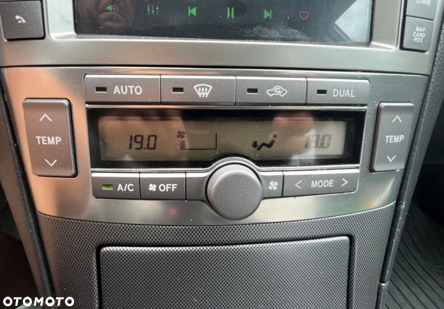 Toyota Avensis - 25