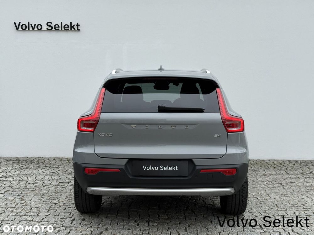 Volvo XC 40 2024