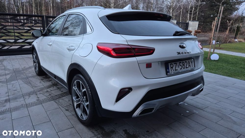 Kia XCeed 1.5 T-GDI M - 4