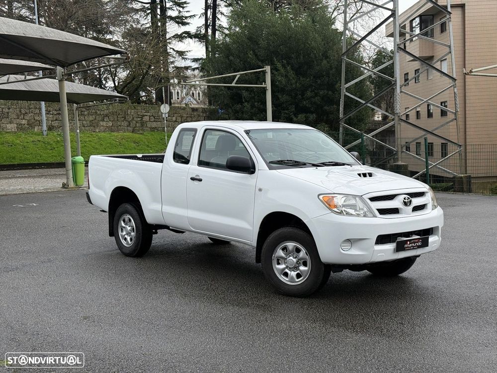 Toyota Hilux - 2
