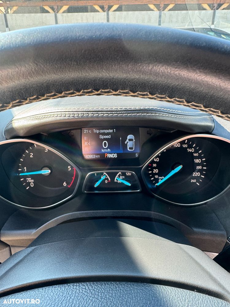 Ford Kuga 2.0 TDCi 4WD Powershift Vignale - 7